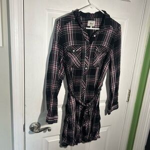 Bass Women’s plaid button up belted Shirt Dress Size Medium Black White Burgundy